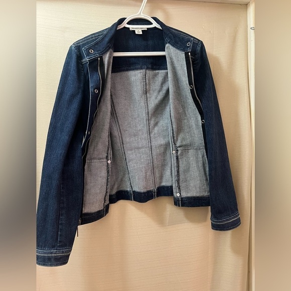 St. John sport women’s jacket with zipper and button up size small - Picture 7 of 10